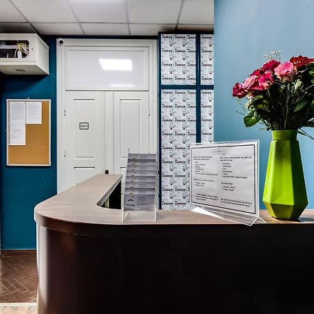 Mister Hostel Lviv Extérieur photo