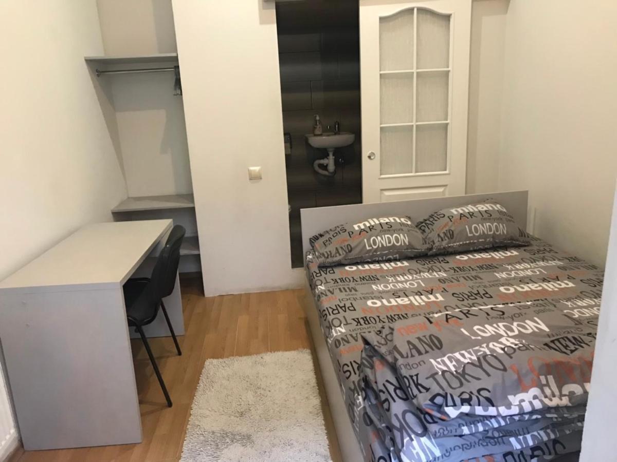 Mister Hostel Lviv Extérieur photo