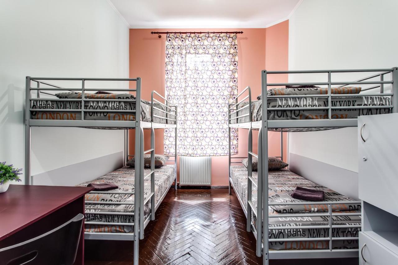 Mister Hostel Lviv Extérieur photo
