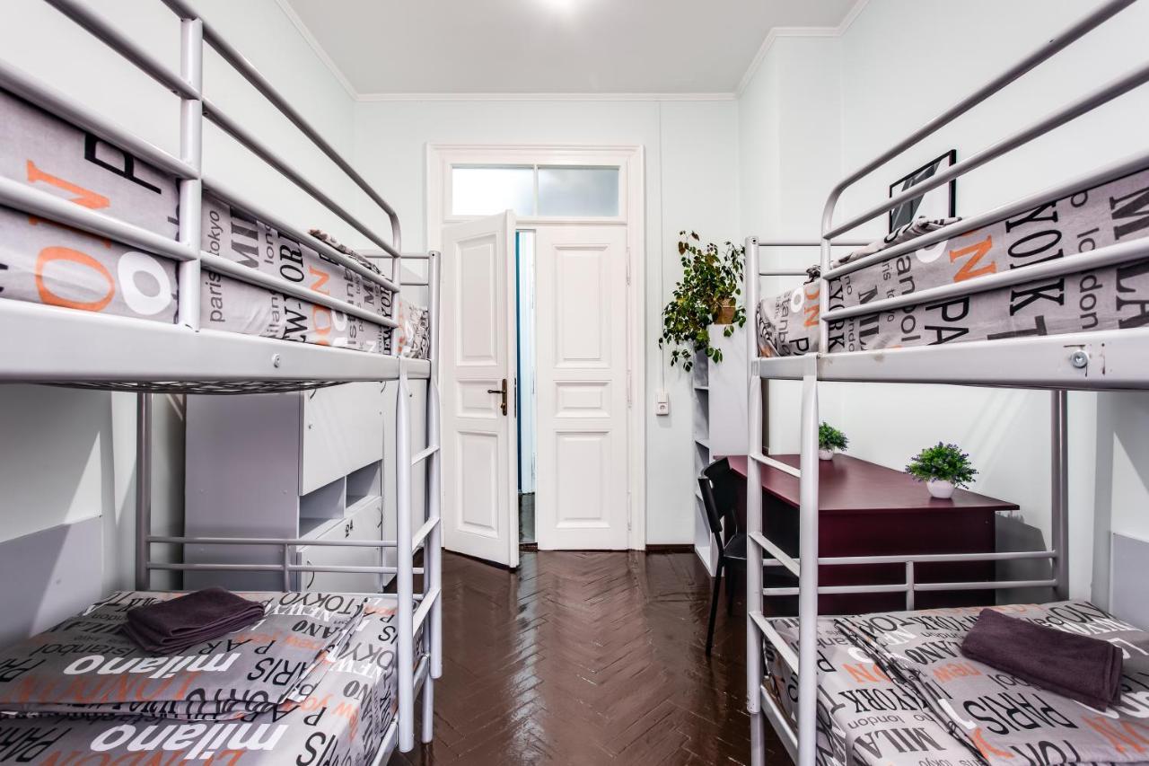 Mister Hostel Lviv Extérieur photo