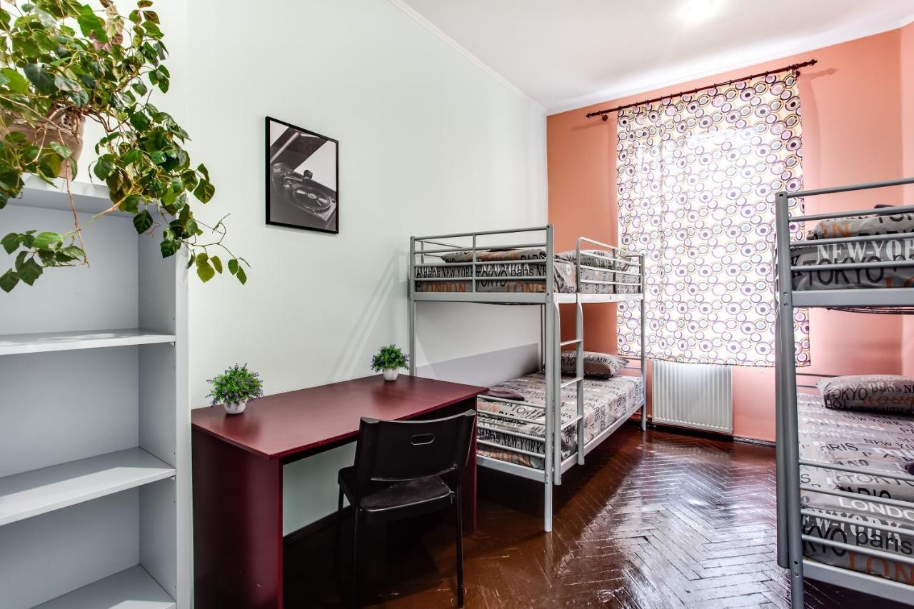Mister Hostel Lviv Extérieur photo