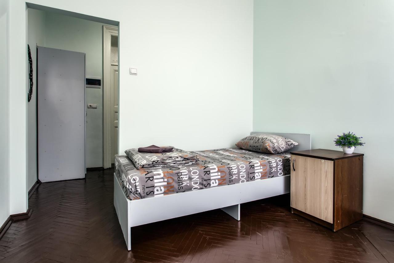 Mister Hostel Lviv Extérieur photo