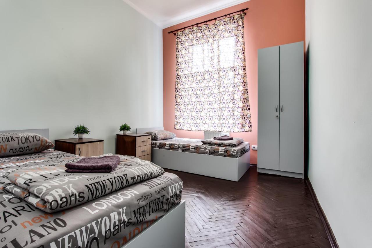 Mister Hostel Lviv Extérieur photo