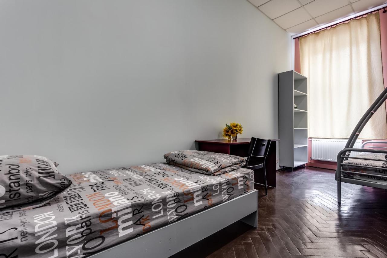 Mister Hostel Lviv Extérieur photo