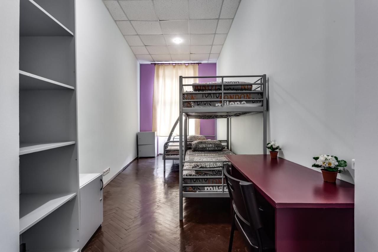 Mister Hostel Lviv Extérieur photo