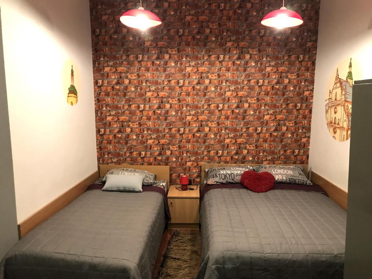 Mister Hostel Lviv Extérieur photo